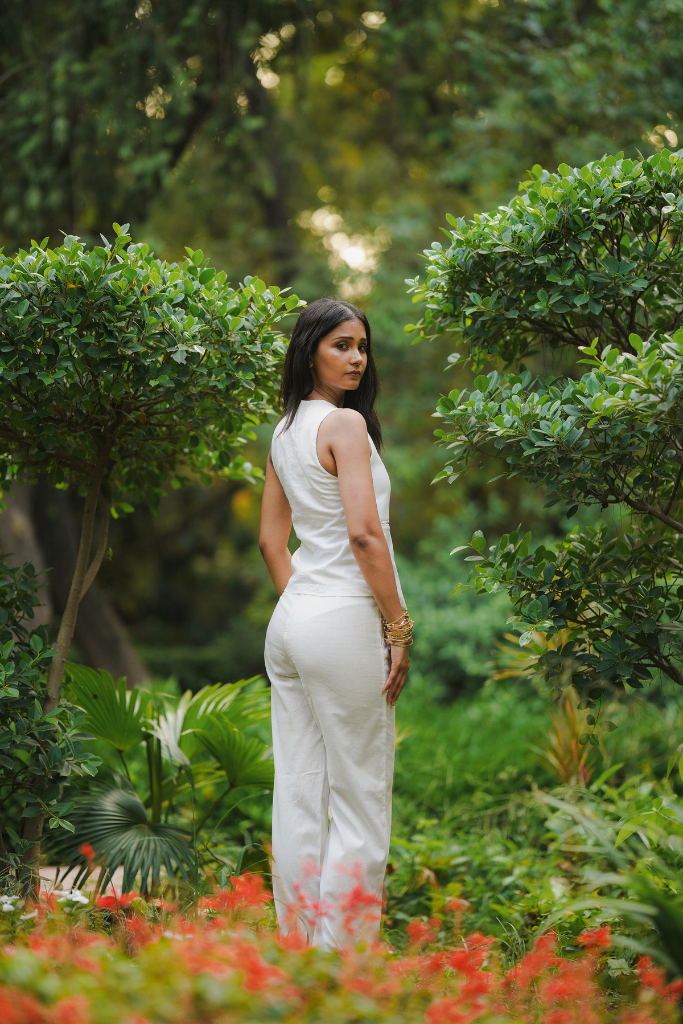 thumbnail 2 border-2 border-gray-300